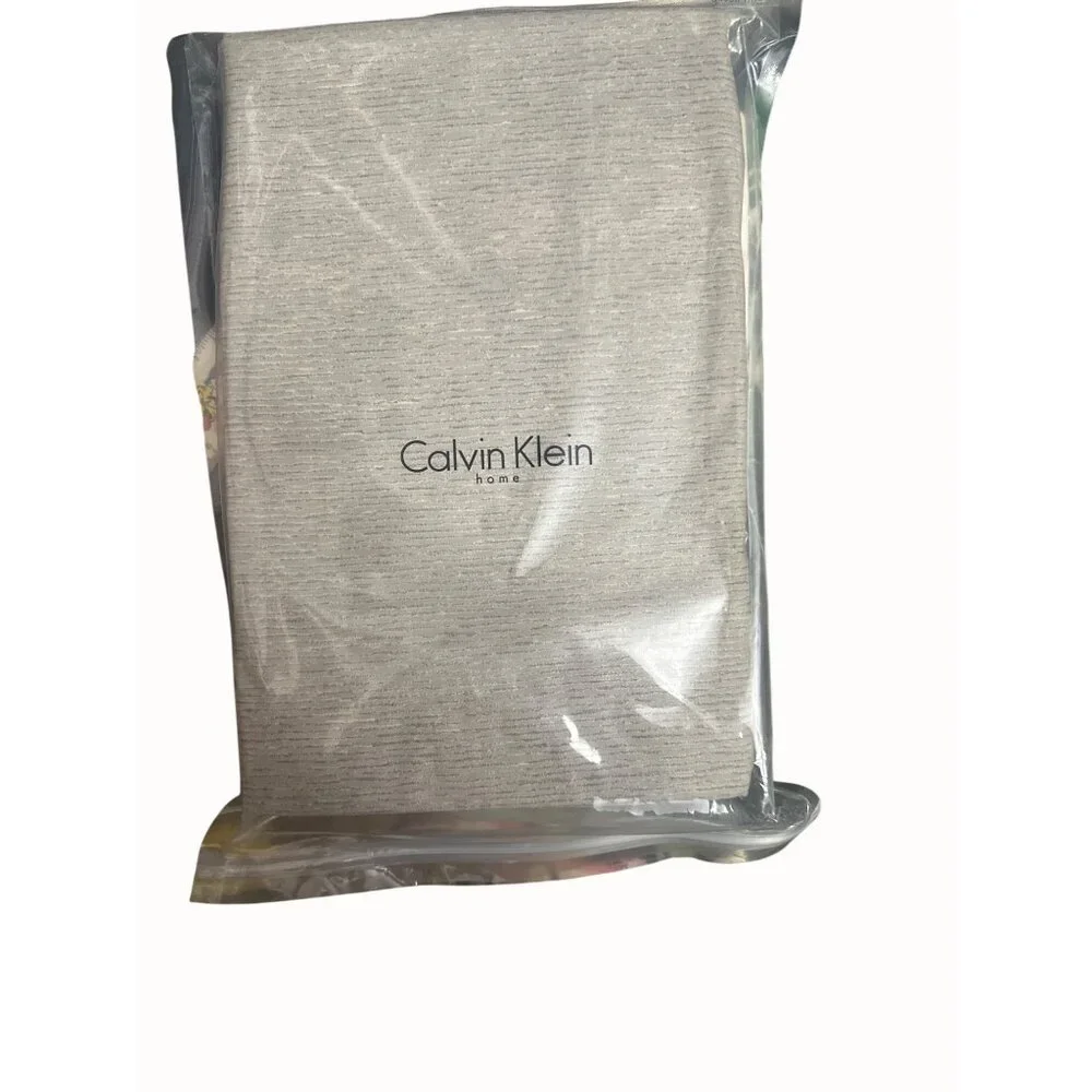 Calvin‎ Klein Home Queen Fitted Sheet 100% Pure Cotton Shantung Amethyst Gray